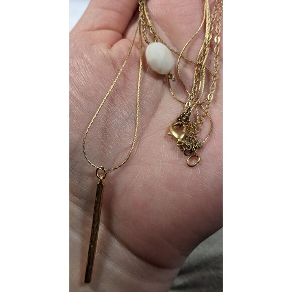 Elegant Multilayer Gold Tone Chain And Pendant Necklace - Picture 4 of 5